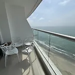 APARTAMENTO PALMETTO ELIPTIC Lujo en Piso Alto con Vista al Mar y Ciudad Amurallada